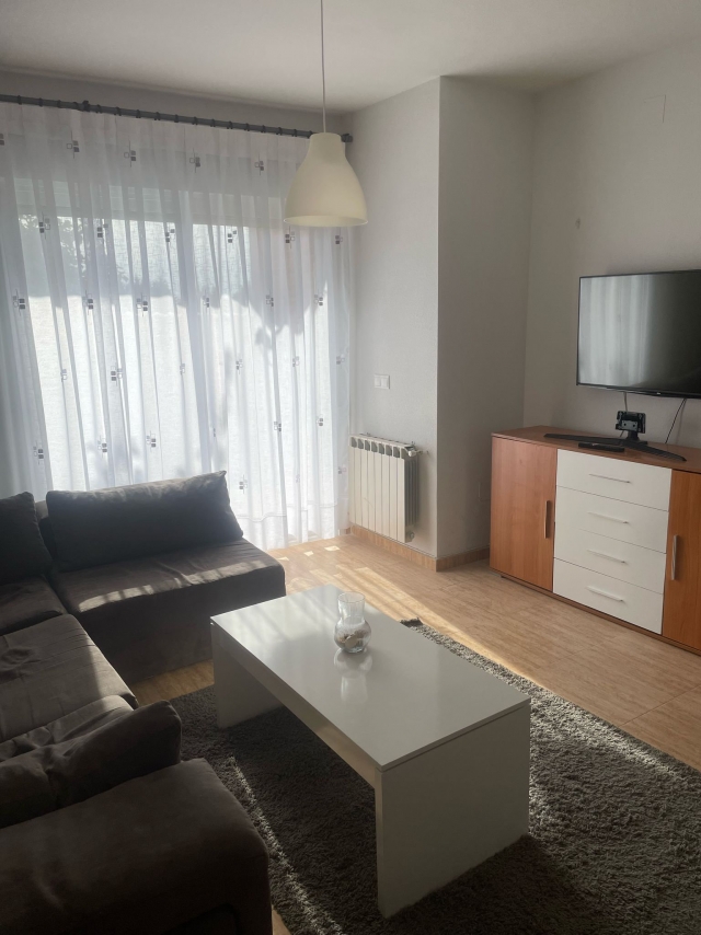 Sala amplia con tele 