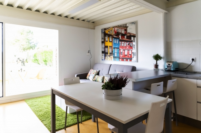 Sala amplia con cocina 