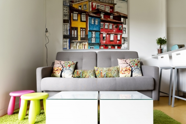 Sala amplia con sofa 