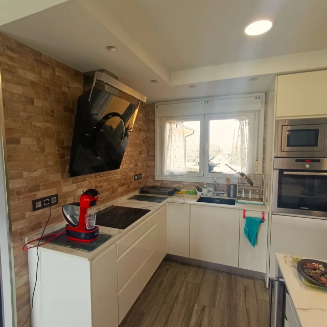 Cocina amplia 