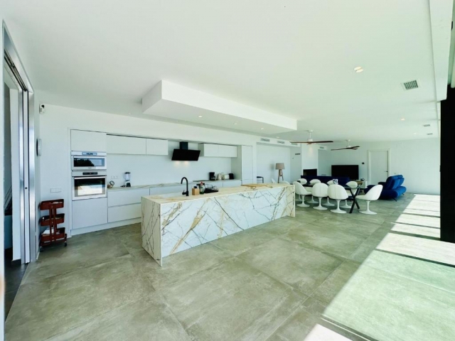 Cocina amplia con isla