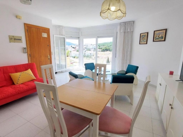 Sala amplia con sofa 