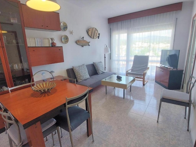 Sala amplia con sofá cama
