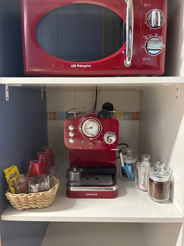 Cocina con menaje