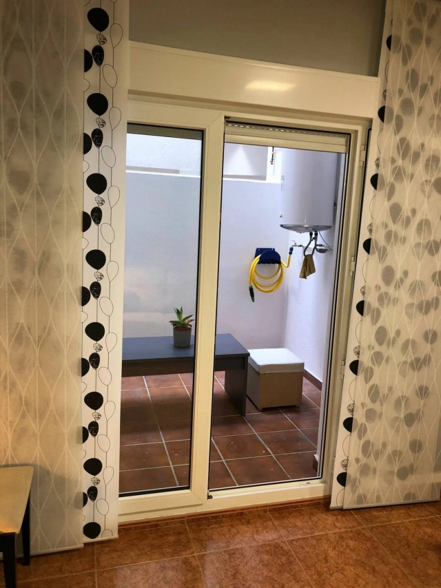 Sala y exteriores