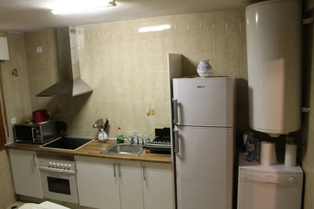 Cocina amplia con detalle