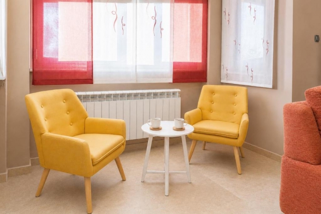 Sala de estar con sillones