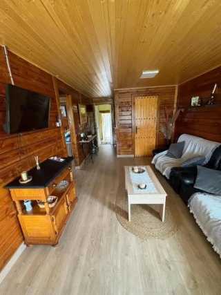 Sala amplia a la entrada