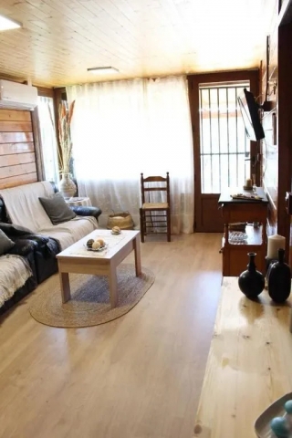 Sala amplia con sillones