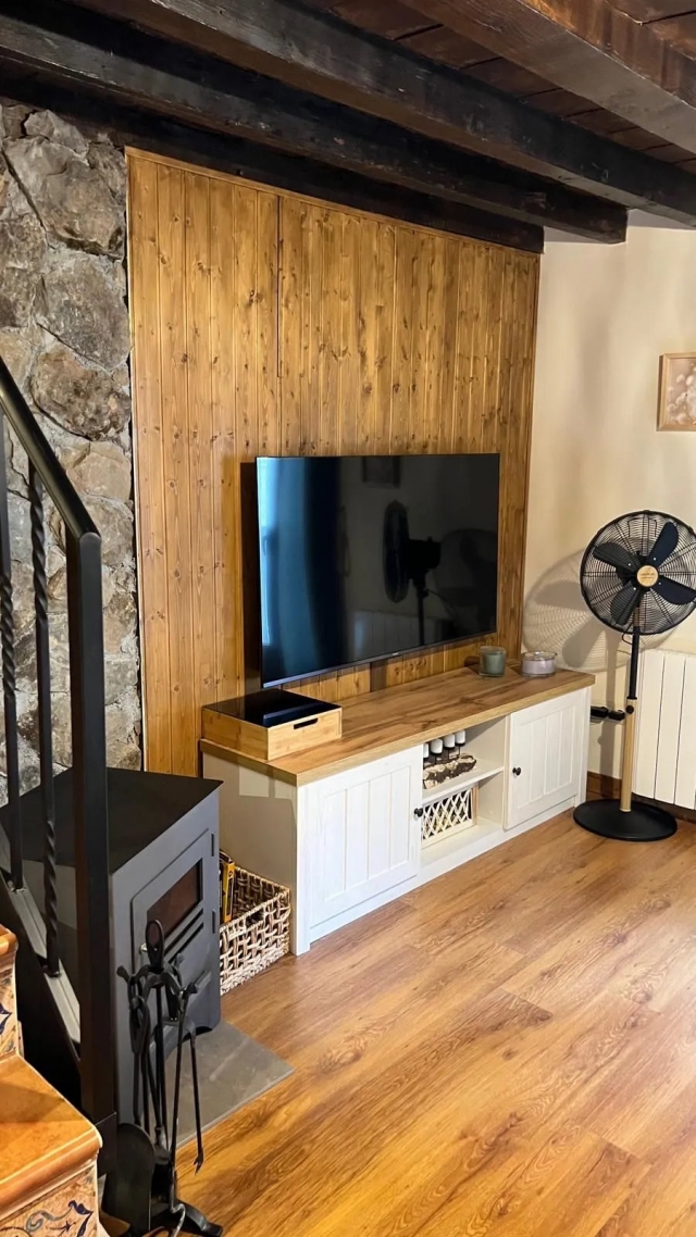 Sala amplia con tele 