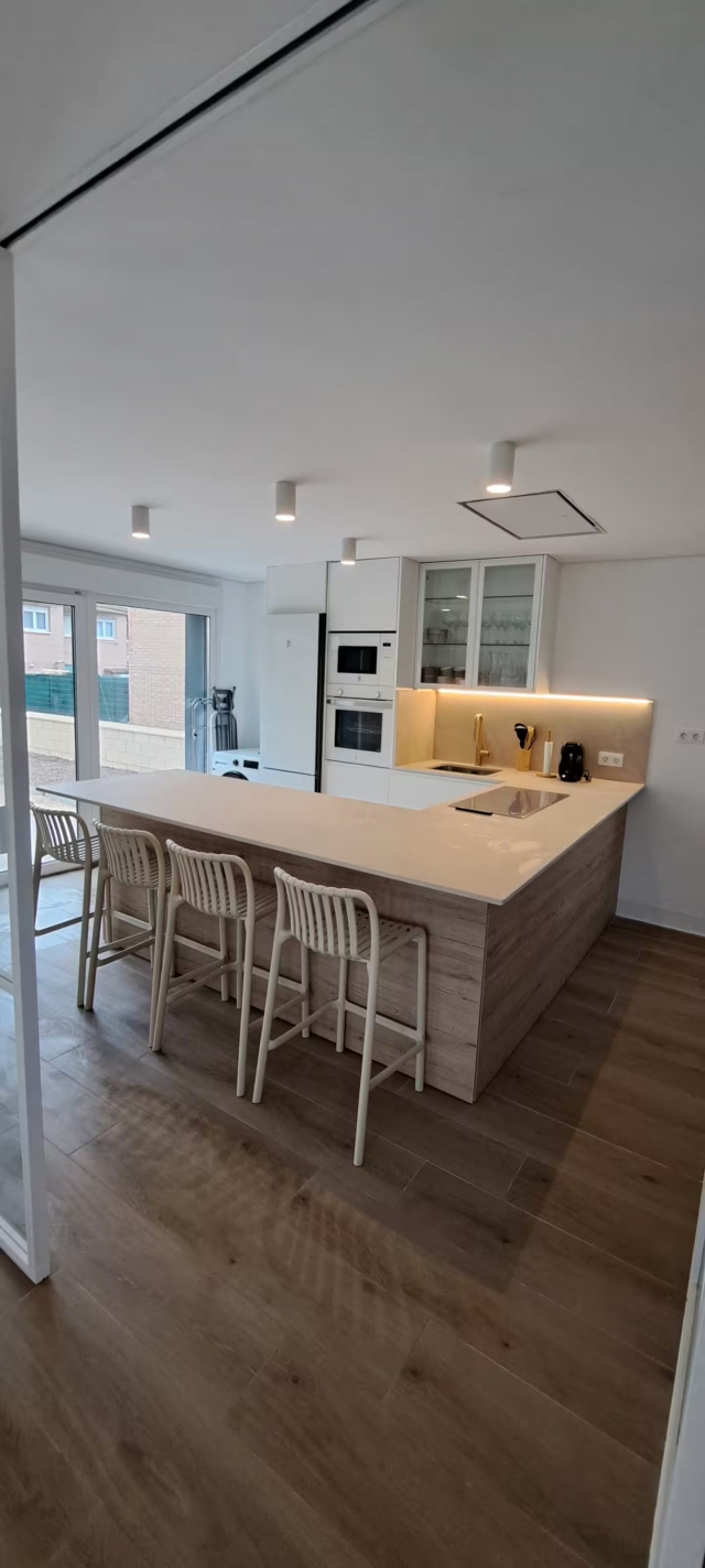 Cocina con encimera 