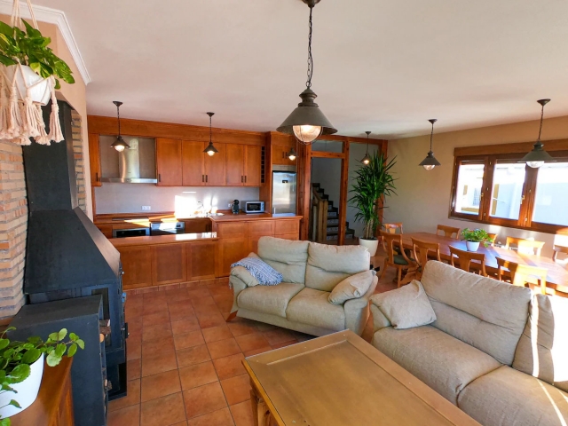 Sala junto a la cocina