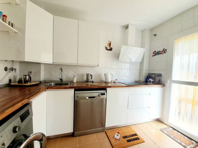 Cocina con encimera 