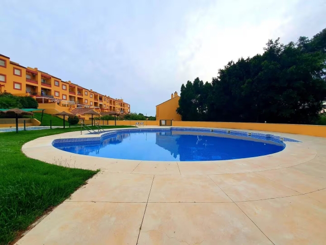 Acceso a la piscina