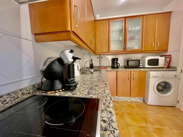 Cocina con encimera 
