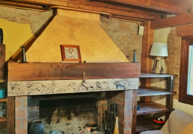 Sala con chimenea