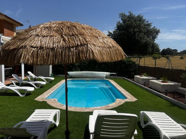 Acceso a la piscina 