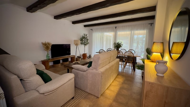 Sala amplia con salida 