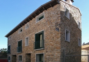 Los Portales III