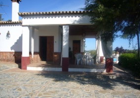 Sala de estar con chimenea