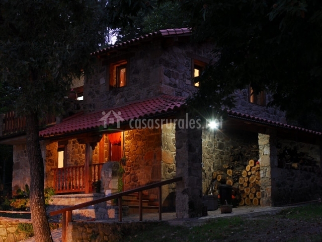 tb_Fachada%20de%20noche