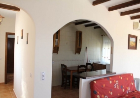 Arco con barra y cocina
