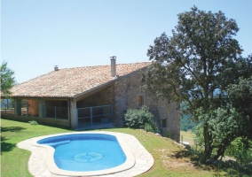 Exterior con piscina