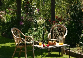 Desayuno en el jardín