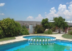 Vistas de la piscina común en la zona exterior