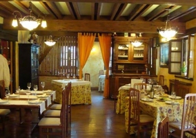 Restaurante con bar