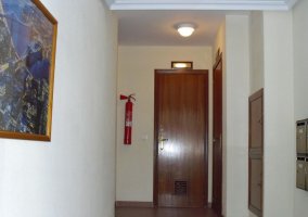 Apartamento pequeño con vistas de la terraza con mobiliario