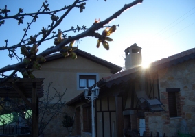 Fachada de la casa rural