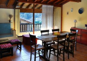 Casa y piscina