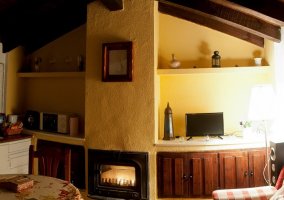 Chimenea y televisión