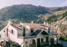 Acceso principal al cortijo