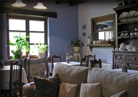 salón con chimenea