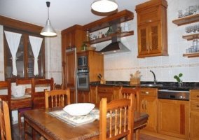 Salón con chimenea