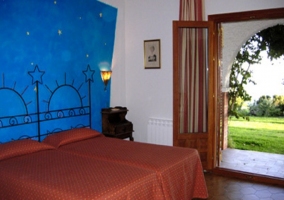 Habitación que da a la finca