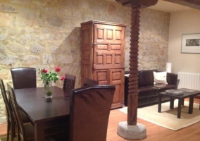 Sala con televisor