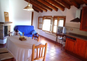 Salón comedor junto a la cocina