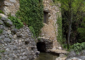 Fachada de la casa de piedra