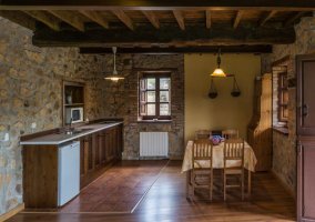 Habitación con cama de matrimonio