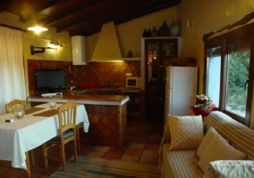 Sala de estar con chimenea