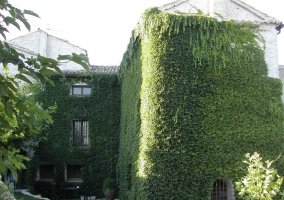 Fachada de la casa El Jardín de San Bartolomé
