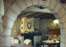 Salon de la casa en piedra