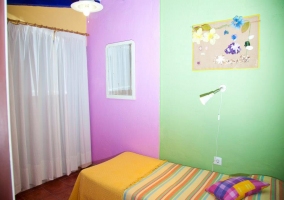 Dormitorio de matrimonio morado