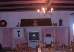 Cocina junto a chimenea