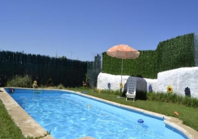 Piscina en el jardín