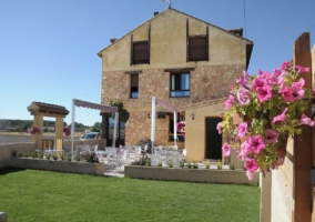 Terraza y jardín