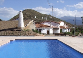 Piscina con vistas al paisaje